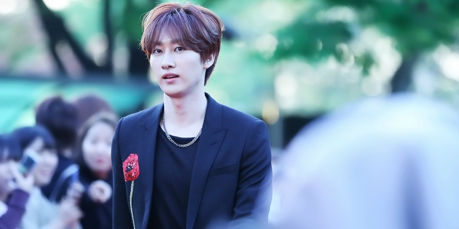 Fans Are Teasing Super Junior's Eunhyuk Upcoming Appearance In "Weekly Idol"