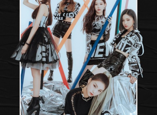 ITZY Unveils New Album Group Photo, Teen Crush