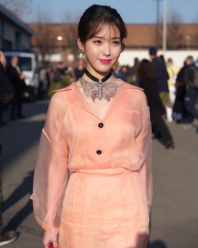 IU transformed into a goddess of spring ... Lovely beauty