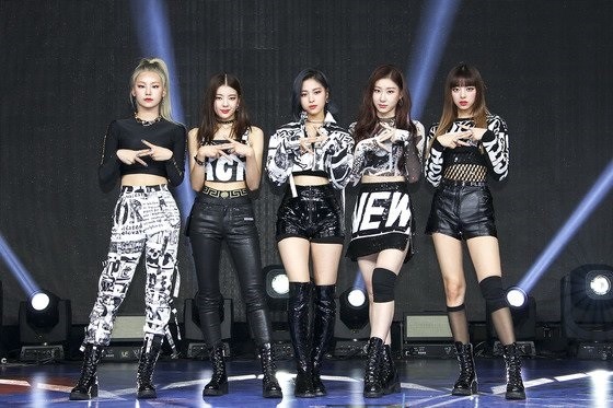 ITZY's "WANNABE" Tops 4 Music Charts Only Two Hours After its Release