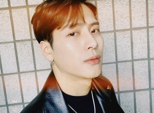 GOT7 Jackson, a sculptural visual overflowing with chic beauty