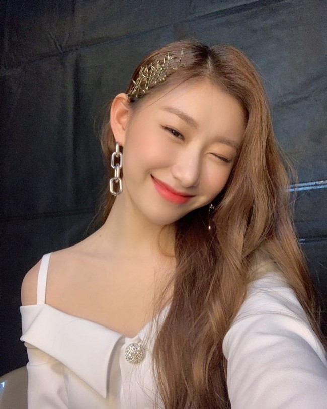 Fans Call Out Netizens Who Are Bullying ITZY’s Chaeryeong Due to her Appearance and for Editing her Out in ITZY’s Photos 