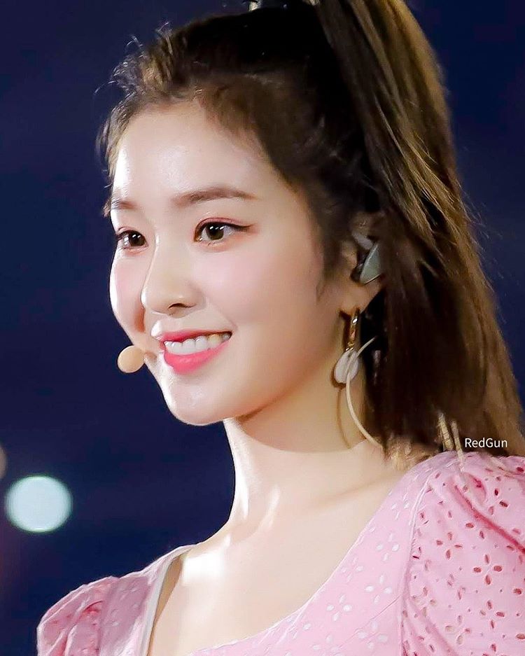 CLINIQUE Selects Red Velvet 'Irene' as APAC Ambassador