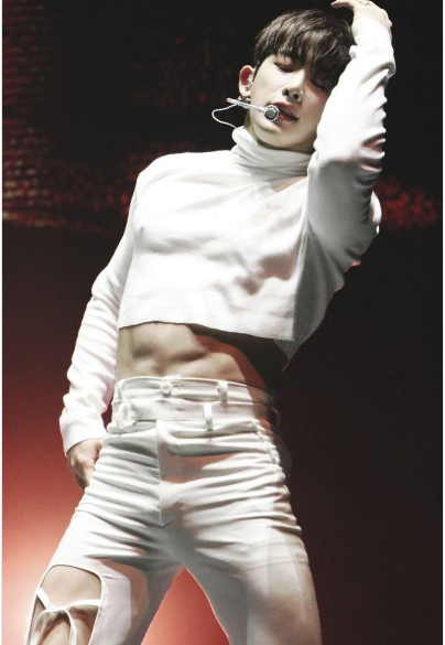 Wow Check The Hottest Male K Pop Idols Rocking Crop Tops Kpopstarz 5709