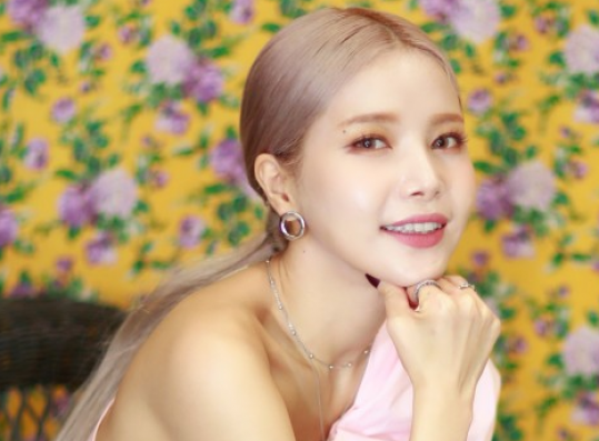 MAMAMOO Solar's Youtube Channel Reached 2 Million Subscribers