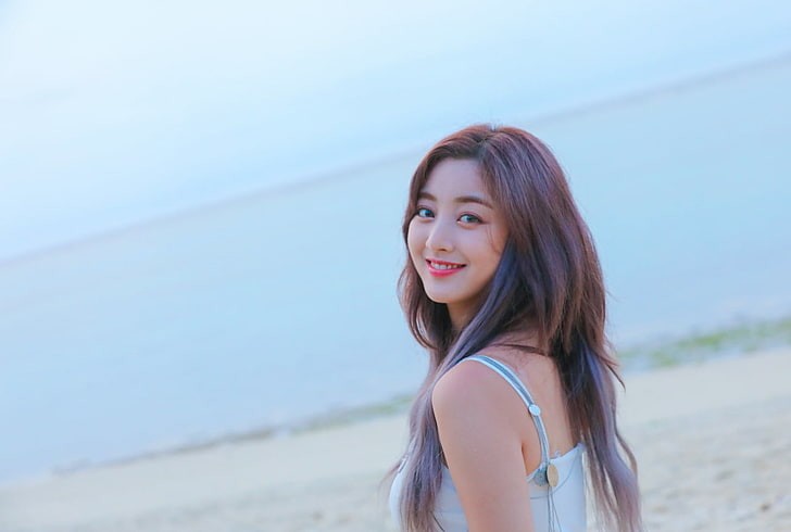TWICE Jihyo’s 7-Step Fancy Skincare Routine for You to Feel Special 