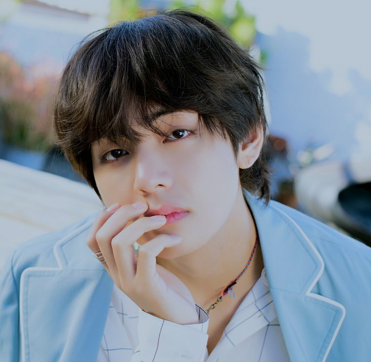 Bts V Hailed As No 1 Most Handsome Man In The World Beating Hollywood Actors Kpopstarz