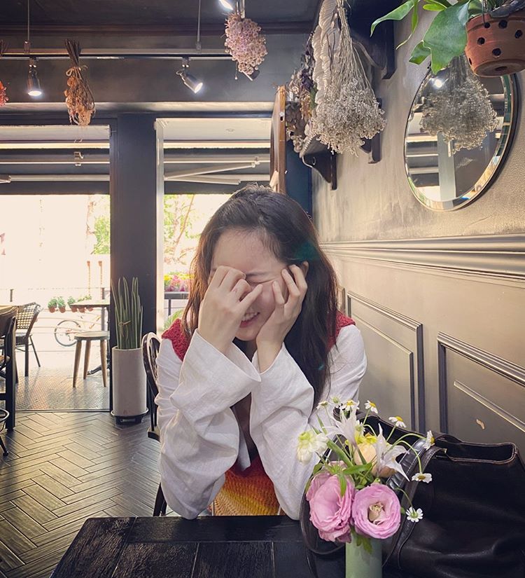HyunA Thanks Dawn For The Gift + Couple Goes On A Lovely Public Date