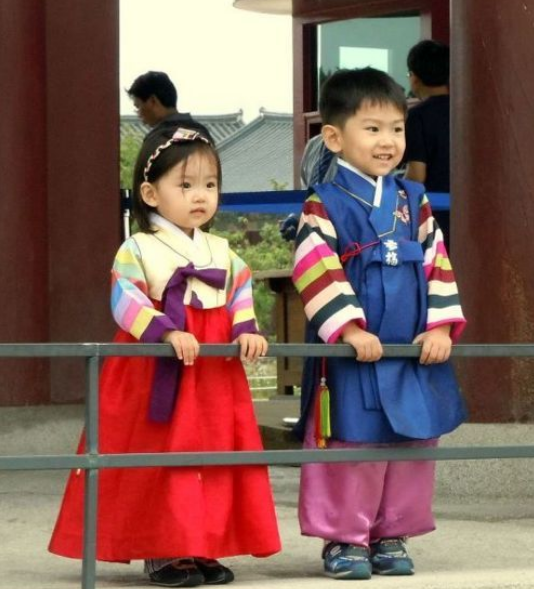 Netizens Share Baby Photos of KPOP Idols on Children's Day
