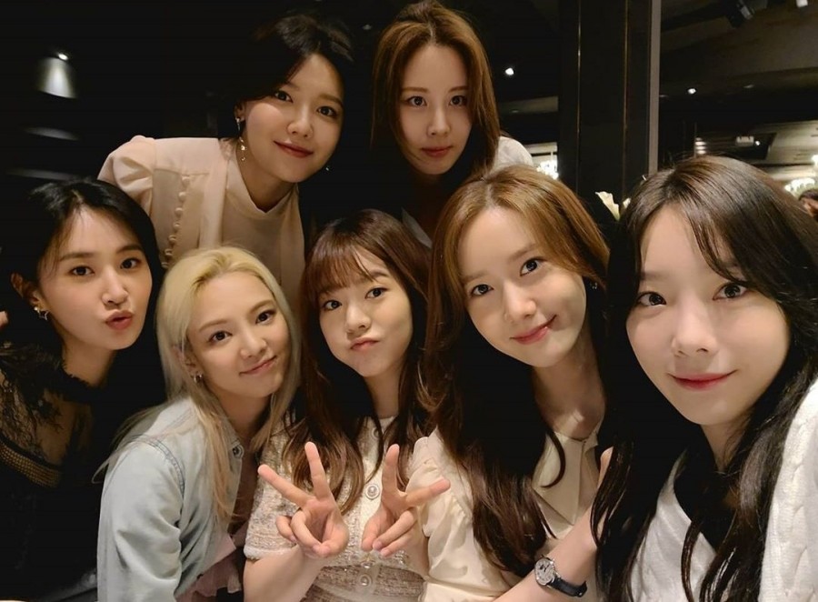 #GG4EVA Trends Worldwide After Girls' Generation Members Reunite At Their Manager’s Wedding