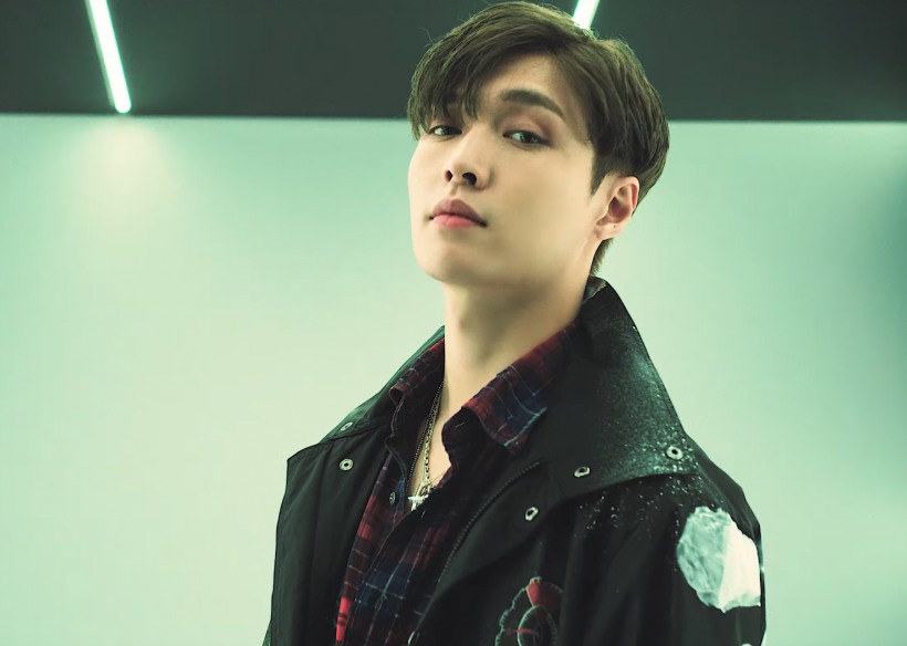 Fans Furious After MNET Blurs Out EXO Lay's Face