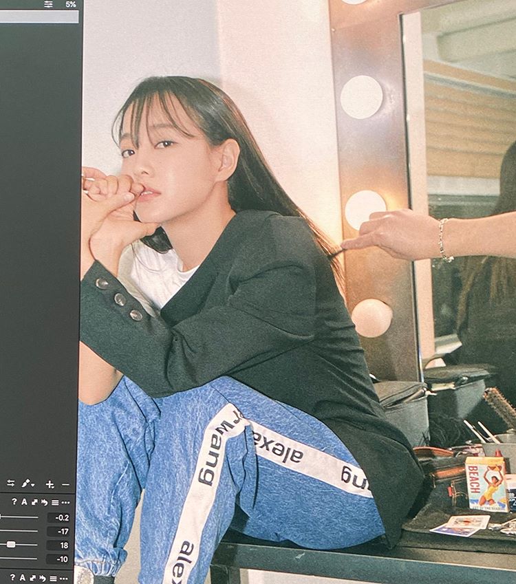 Sejeong, a delightful woman, reveals an attractive visual pictorial