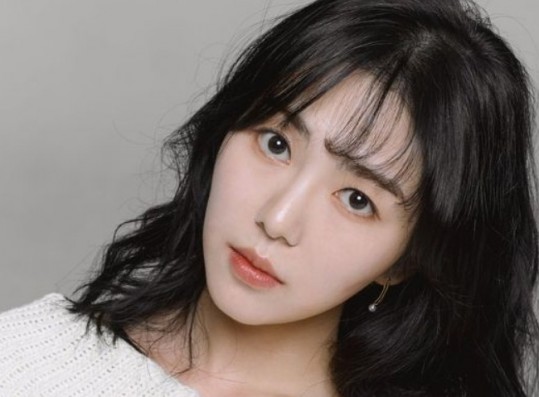Former AOA Mina Draws Concerns From Fans Due To Now-Deleted Photo