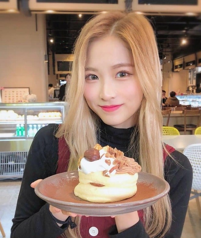 These Cute Cherry Bullet Girls Proved They Are Actually Foodies