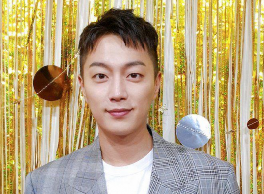 Highlight's Yoon Doojoon Shares Reason Why His Fellow Soldiers Were Disappointed in Him