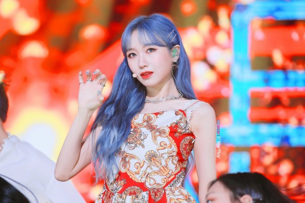 4. Ahn Yujin's Blue Hair Inspires New Hair Color Trends - wide 5