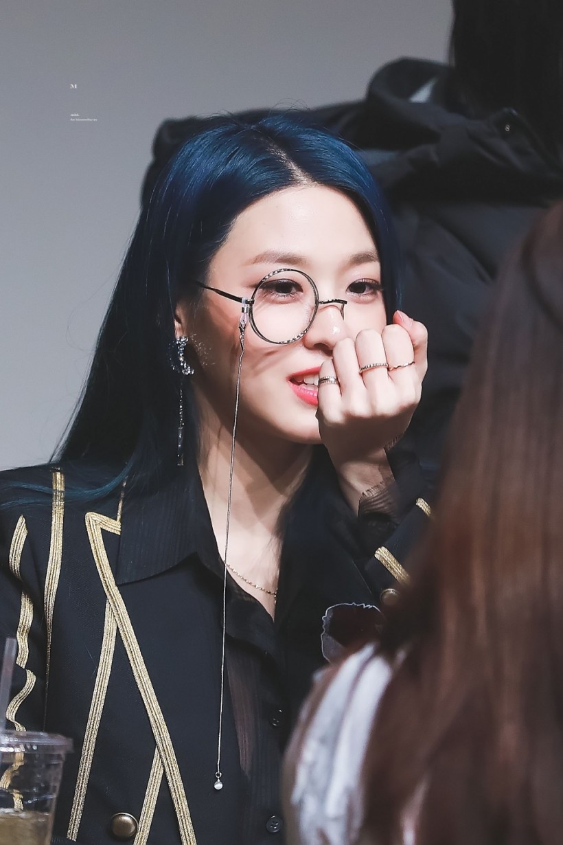 seolhyun blue hair