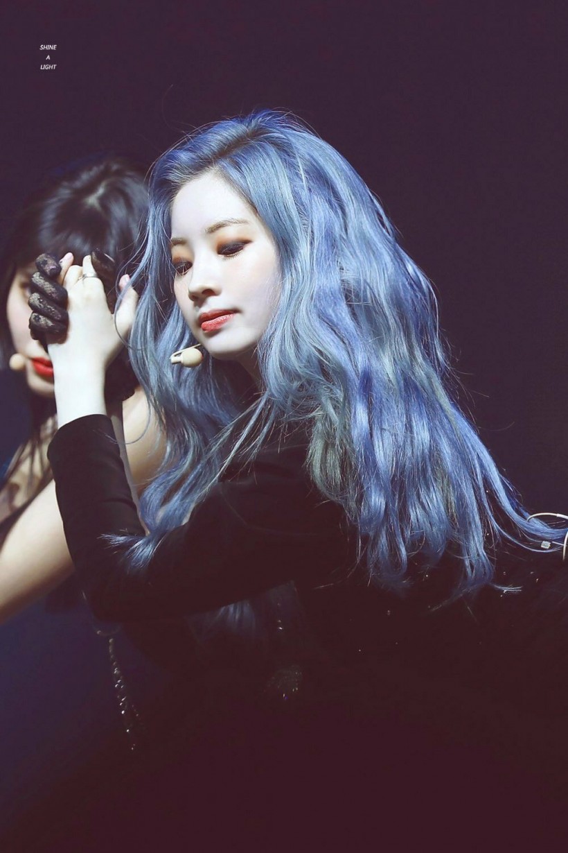 dahyun blue hair