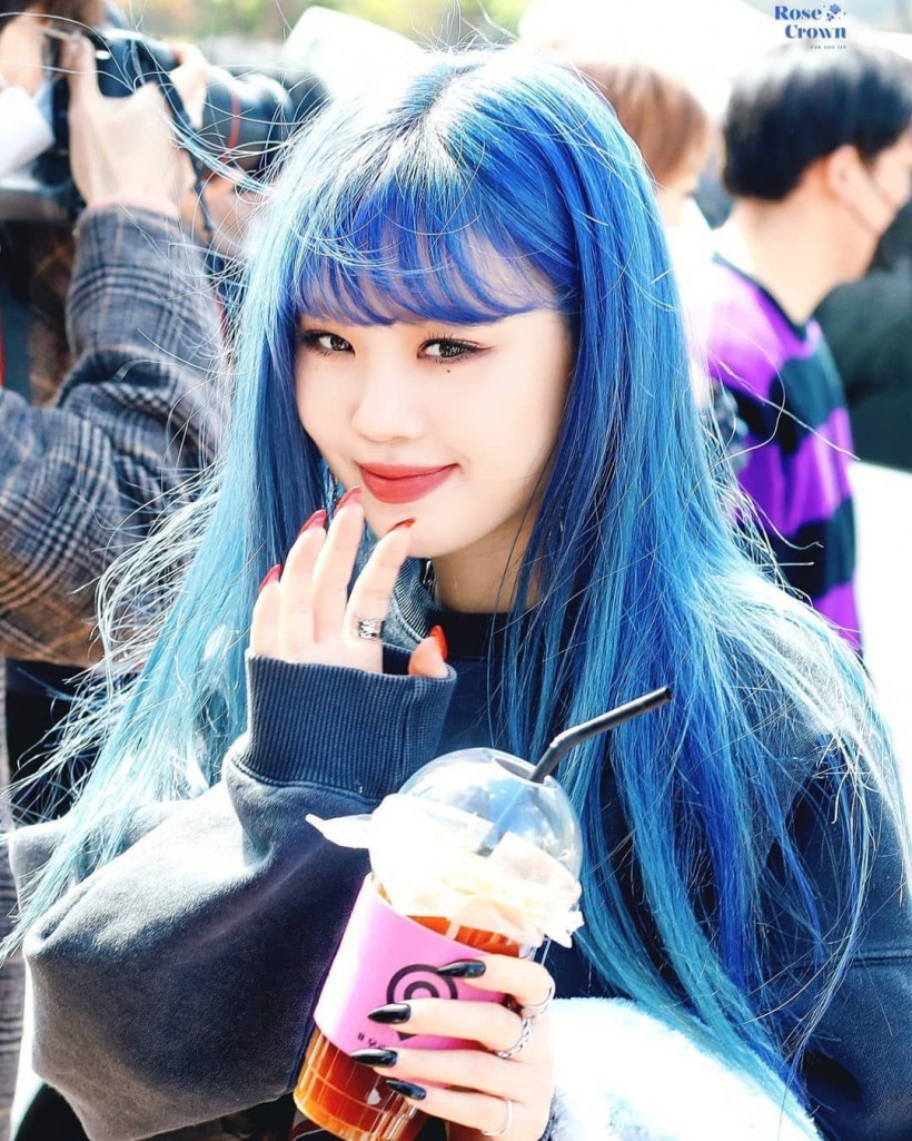 soojin blue hair