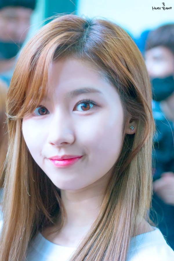 K-pop Idols and Celebrities with The Prettiest Eyes: Don’t Stare Too