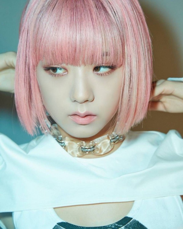 13 Female K-pop Idols Who Totally Rocked Short And Pink Hair | KpopStarz