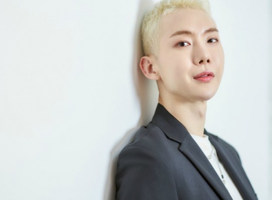 Jo Kwon Reveals His Gender Identity + How Bang Si Hyuk Helped Him