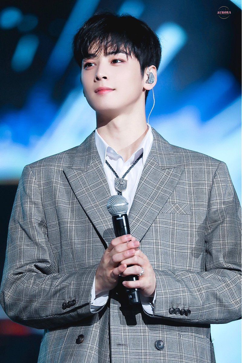 Cha Eunwoo Reveals He Has Never Dated Due to Fear of Rejection