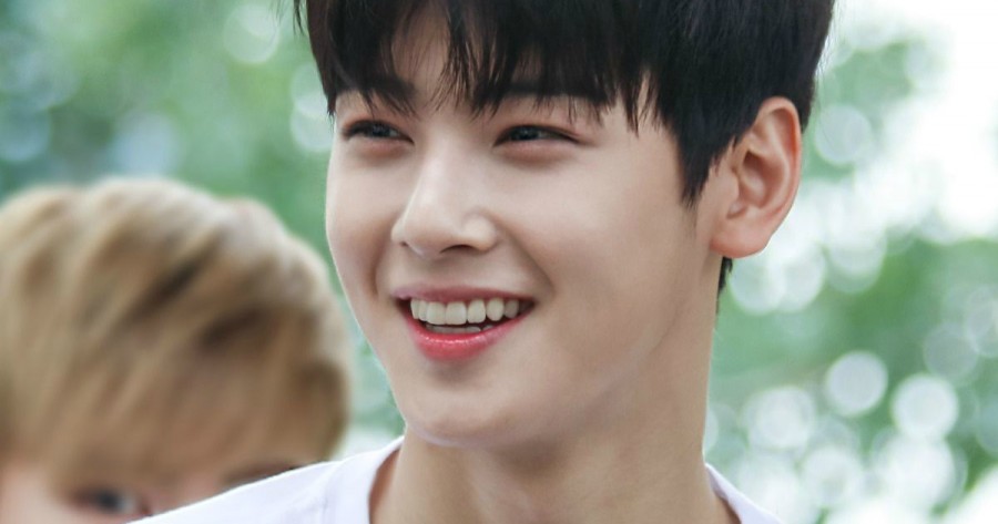 Cha Eunwoo Reveals He Has Never Dated Due to Fear of Rejection