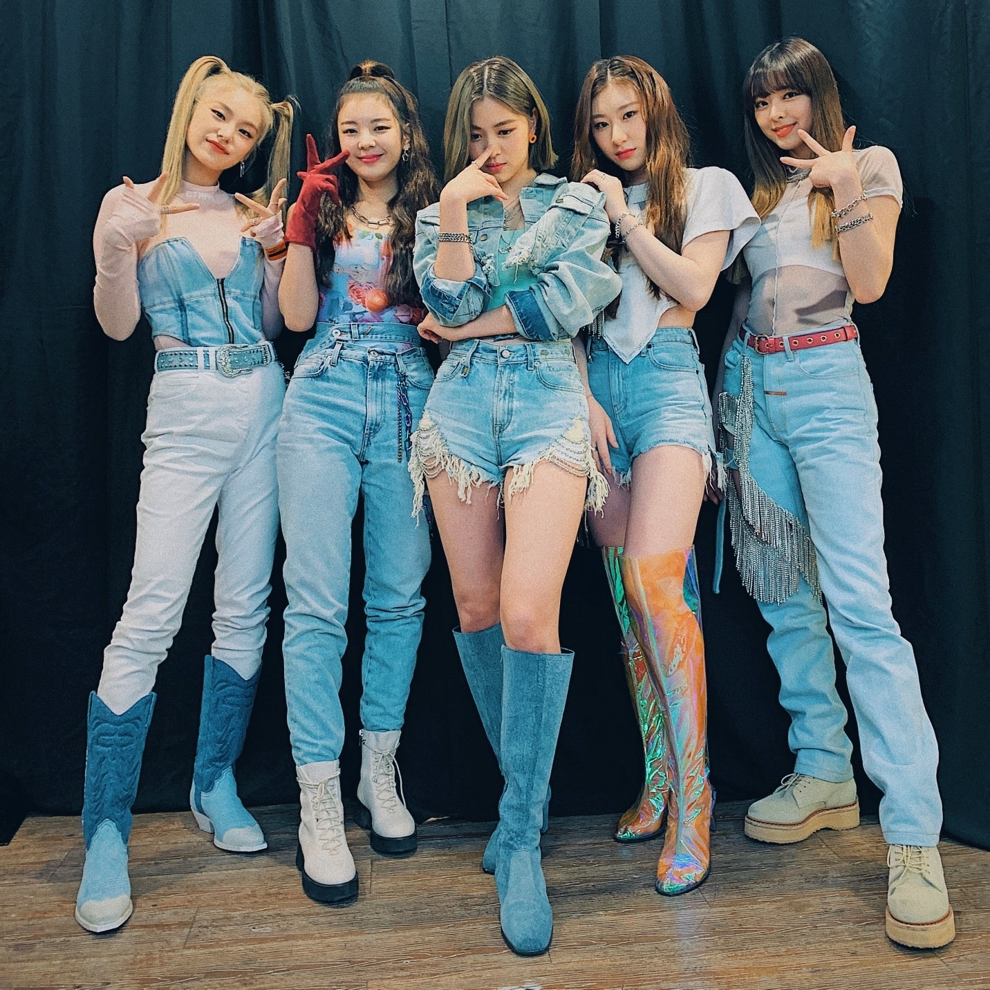 ITZY's New Album And Title Song Sweeps Charts On Its First Day KpopStarz