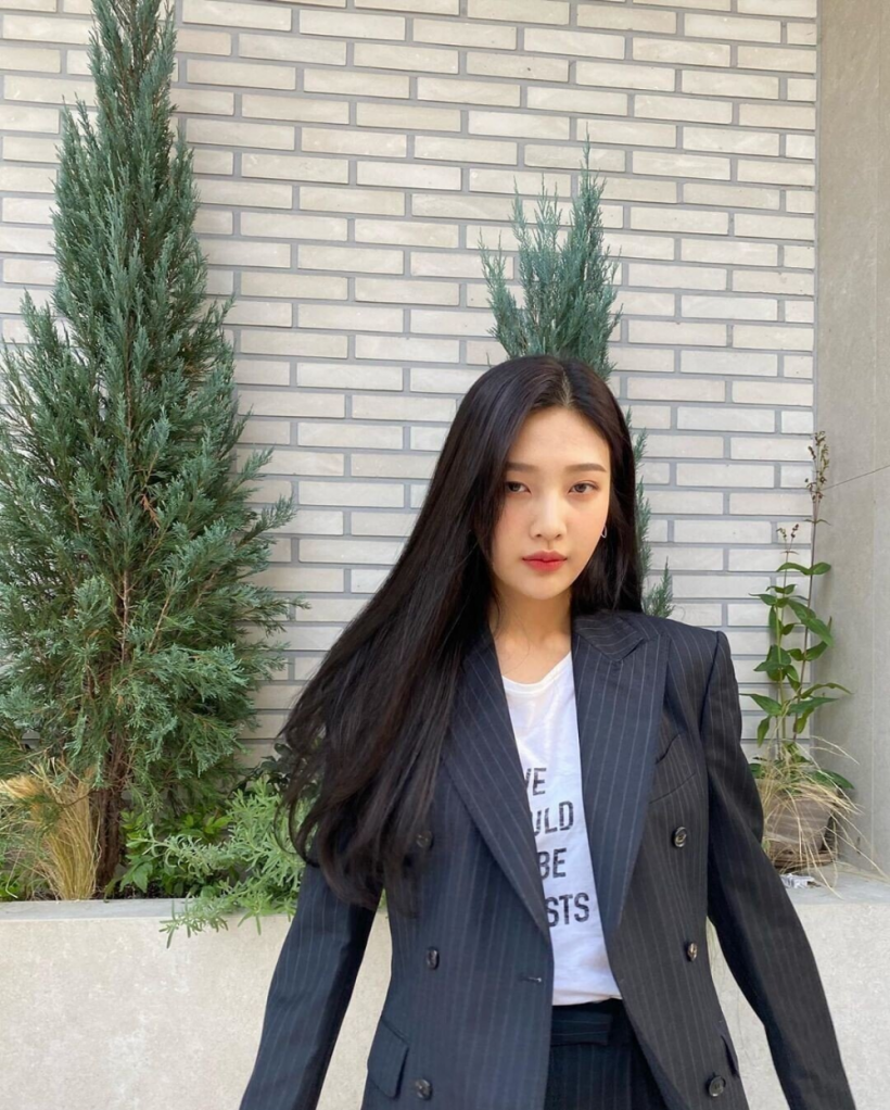 Red Velvet Joy Receives Hate and Criticisms After Wearing a ‘Feminist’ Shirt: Here’s Why It is a Big Deal for Knetz