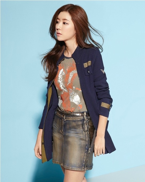 Park Han Byul Sports Pops of Neon for BLU PEPE 2013 S/S Collection ...