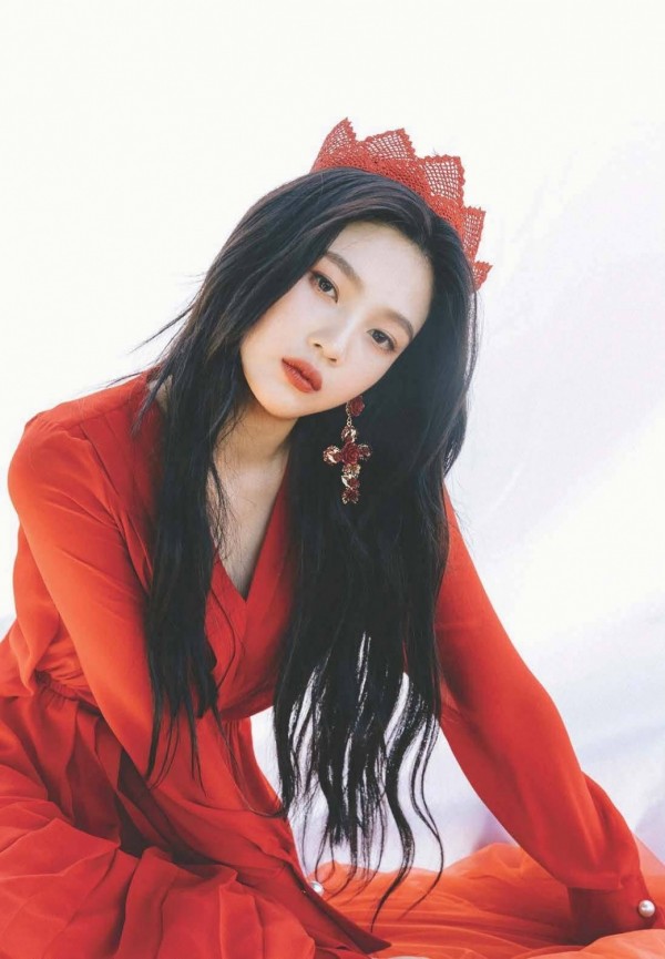 Which Female Idol Slays Black Hair The Most? Hair Magazine Selects