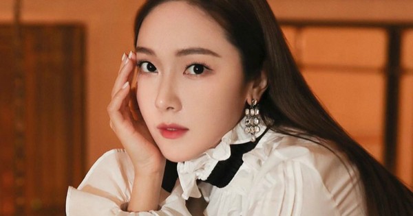 Fans Spot Easter Eggs Relating to Girls' Generation On The Cover of Jessica Jung's New Book