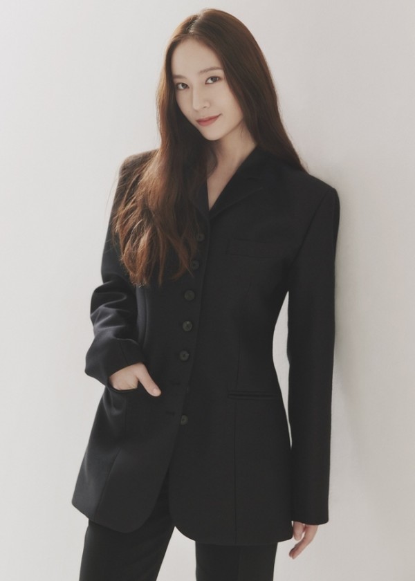 f(x) Krystal Has Officially Parted Ways With SM Entertainment + Signs ...