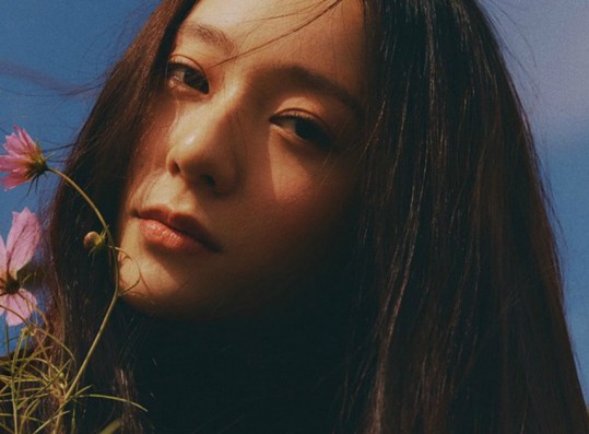 f(x) Krystal Has Officially Parted Ways With SM Entertainment + Signs With New Company
