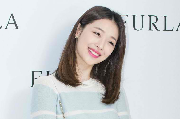 Sulli’s Brother, Friend Sun Ah, and Fans Remember the Late Idol A Year After Passing
