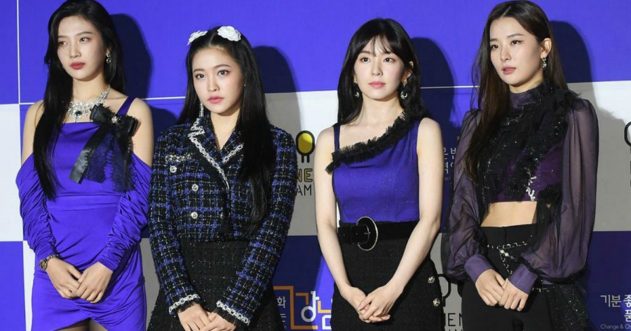 Netizens Are Divided Over Red Velvet S Outfits For Kcon Tact 2020 Season 2 Kpopstarz