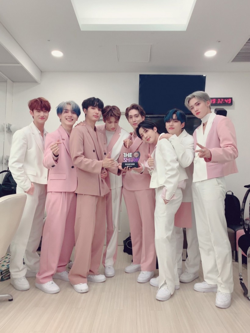 PENTAGON Wins First-Ever Trophy with 'Daisy'