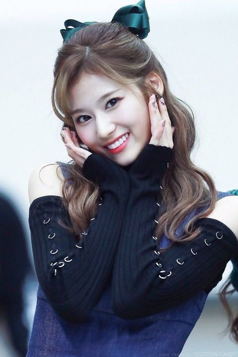 Twice Sana Says Something Changed About Momo After Tt Era And It Upsets Her Kpophit Kpop Hit