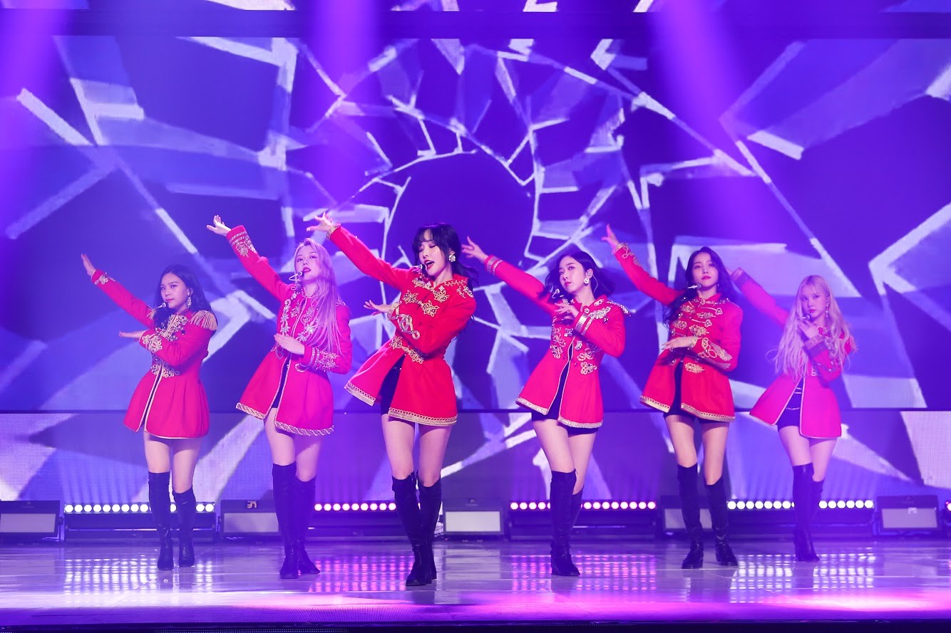 GFRIEND Successfully Holds First Online Concert | KpopStarz