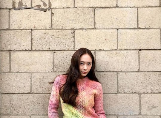 Krystal Jung, perfectly digests the unique pink knit