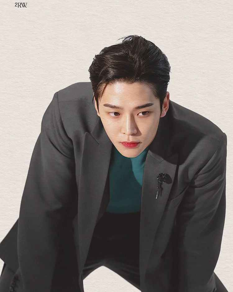 SF9 Rowoon, superior physical shining with long coat
