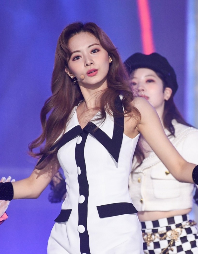 TWICE Tzuyu Gains Attention For Her Classic Beauty During SBS Gayo Daejun 