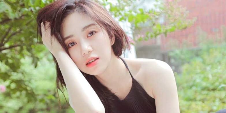 Kwon Mina Responds to 'Jimin Fans' Accusing Her of Ruining The Life of Her Former Co-Member