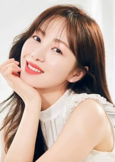 Kwon Mina Responds to 'Jimin Fans' Accusing Her of Ruining The Life of Her Former Co-Member