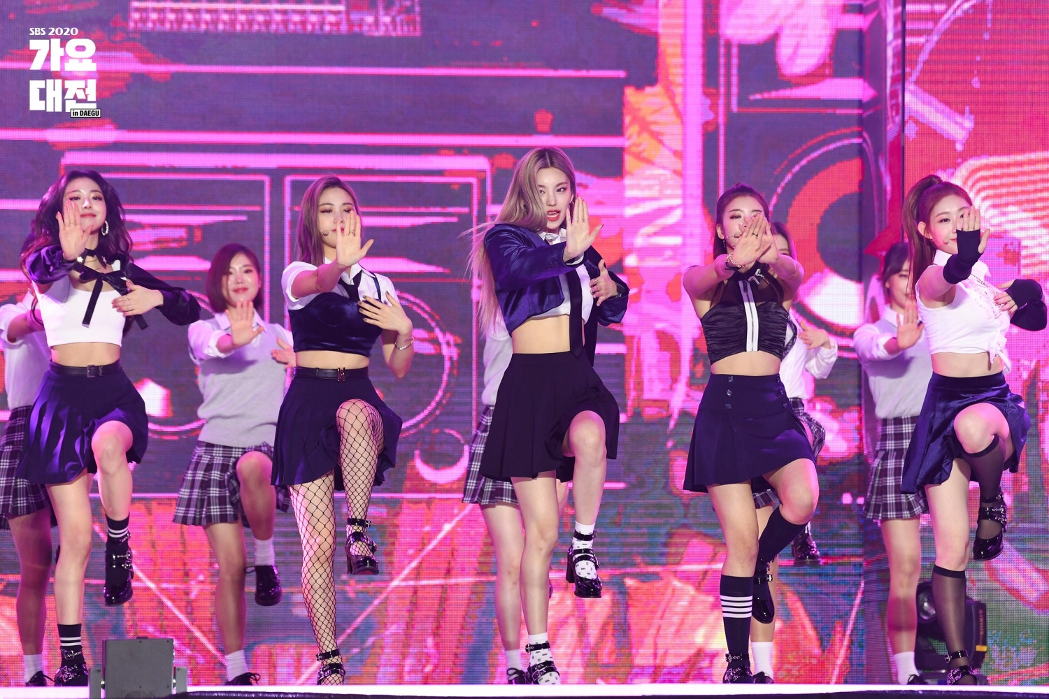 ITZY Goes beyond 'Monster Rookie' to become K-Pop Representative ...