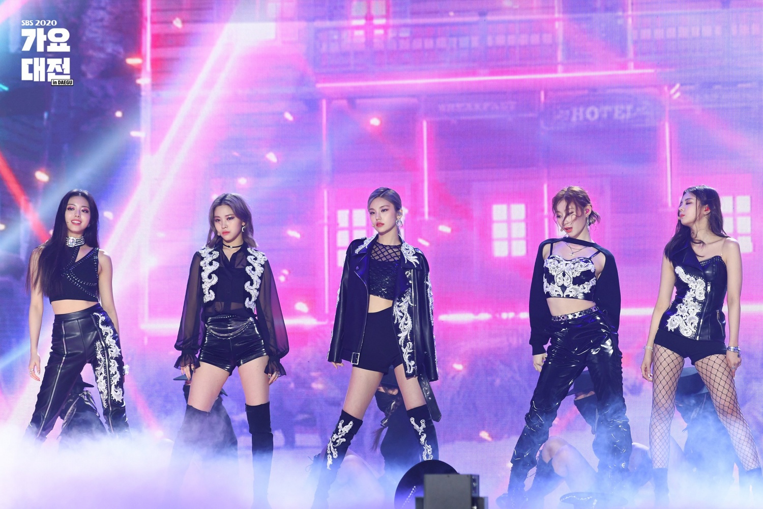 ITZY goes beyond 'monster rookie' to become a K-pop representative performer