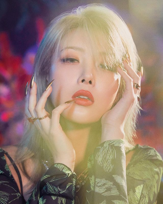 Yubin unveils new song 'Perfume' teaser, Seductive silhouette