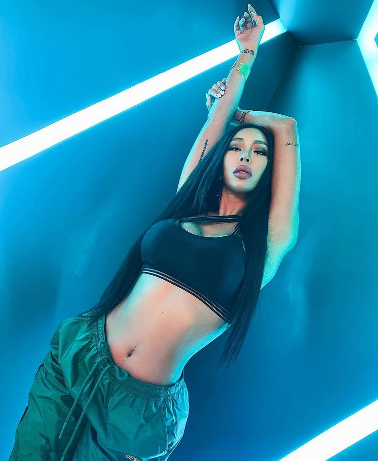 Check Out Jessi S S Line Body And Ant Waist Kpopstarz