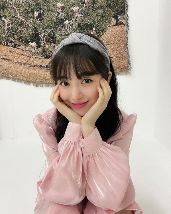 Former AOA Member Mina Worries Fans with Recent Instagram Photos